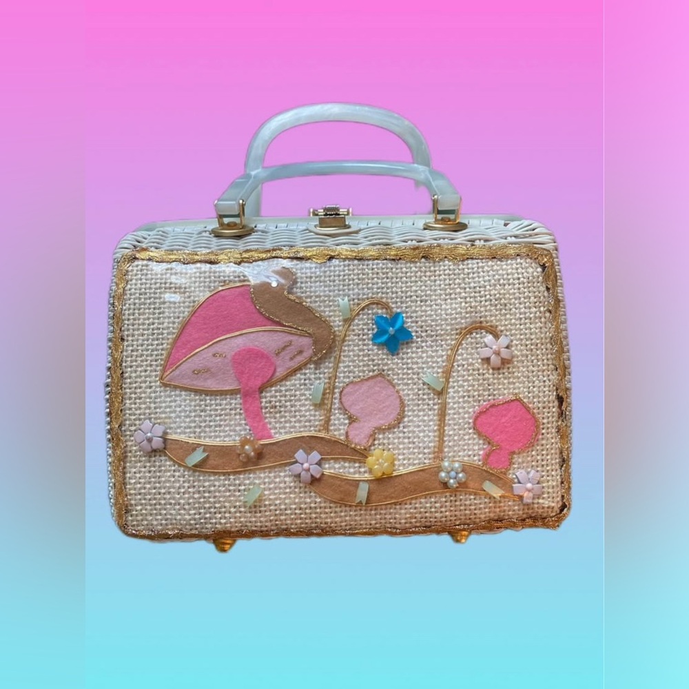 Vintage midcentury wicker clutch handbag